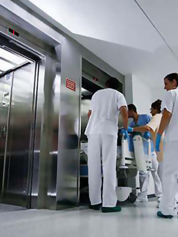 HOSPITAL / STRETCHER LIFT